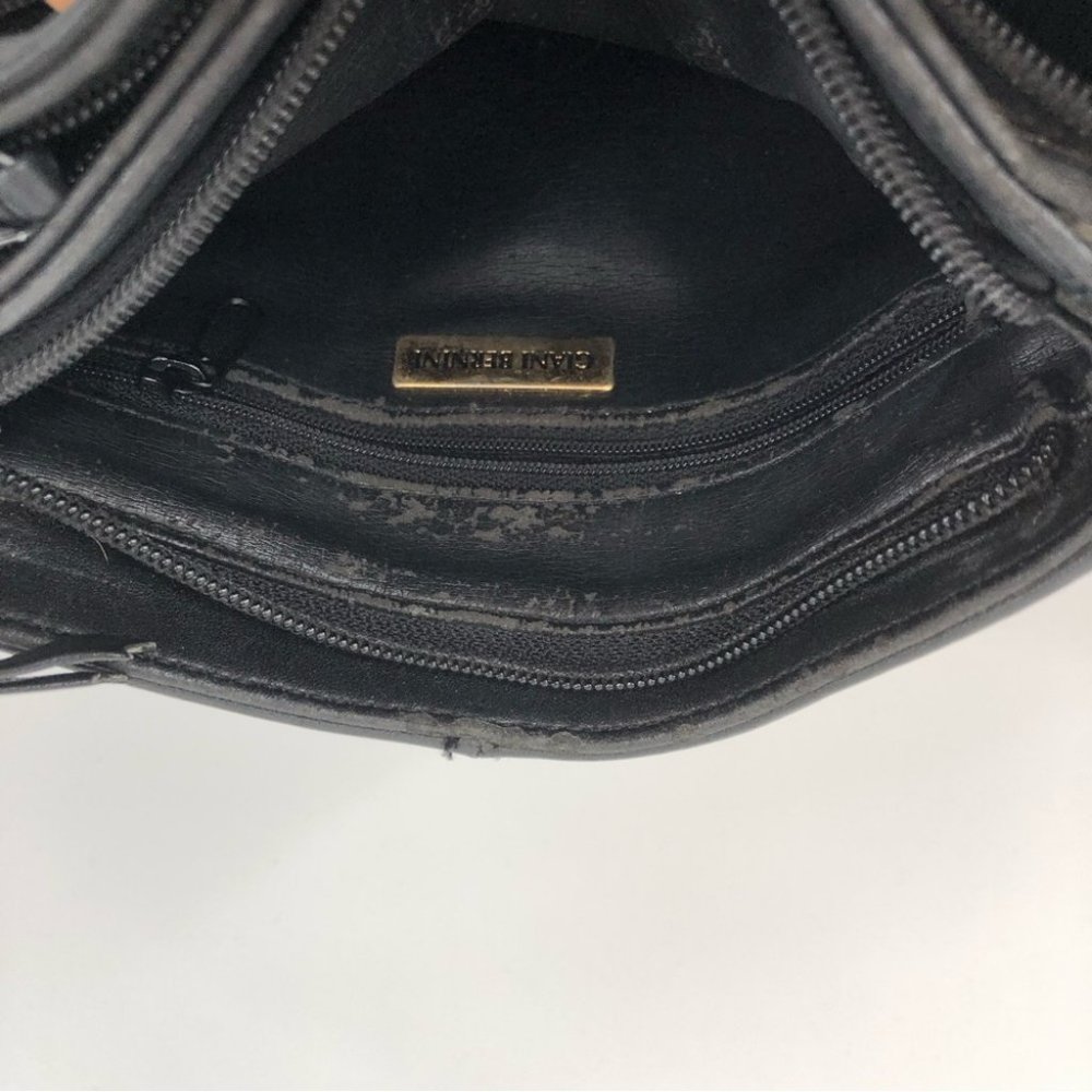 Giani Bernini Black Leather Crossbody Wallet | Made in Indonesia - Picture 4 of 7